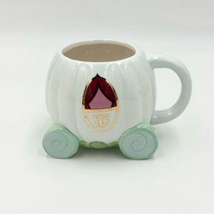 Disney Cinderella Carriage Coach 20oz Ceramic Coffee Tea Mug Collectible